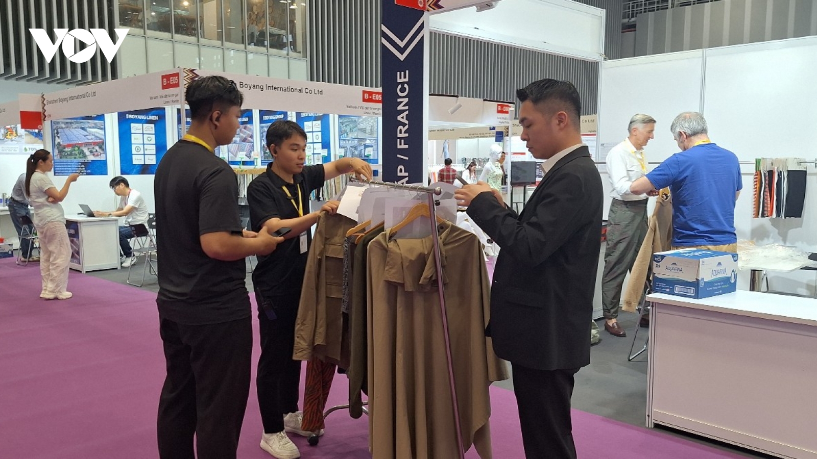 Chia nhỏ đơn hàng - cách dệt may Thành phố Hồ Chí Minh "thoát hiểm"