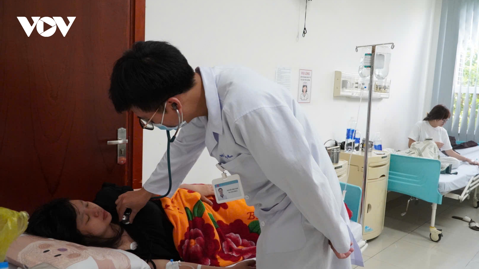 Liên tiếp các vụ ngộ độc sau khi ăn bánh mì, Bộ Y tế yêu cầu điều tra, xác minh