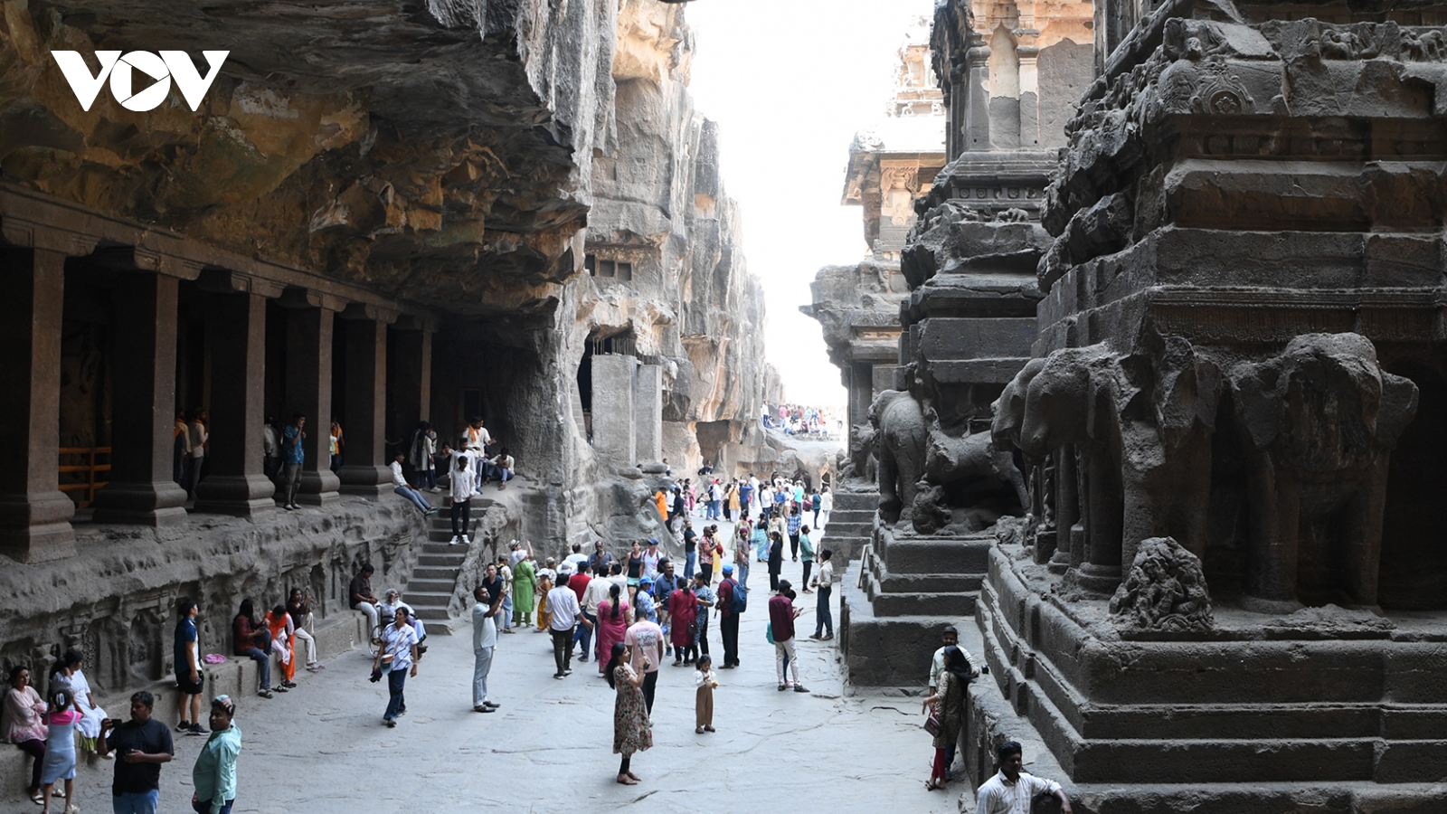 Quần thể hang động Ellora - kỳ quan kiến trúc trong lòng núi