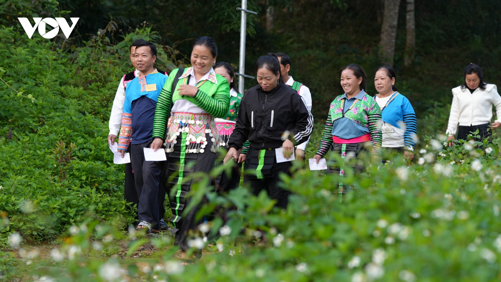 Đồng bào các dân tộc vùng biên xứ Thanh nô nức đi bầu cử