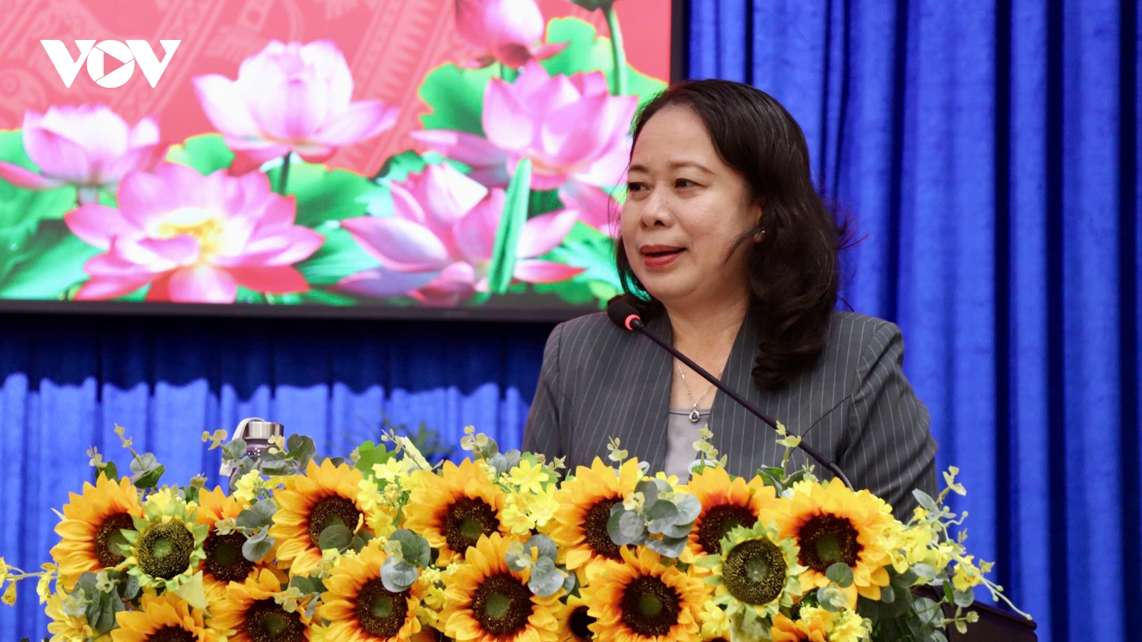 Ứng cử viên Quốc hội trình bày chương trình hành động trước cử tri các tỉnh