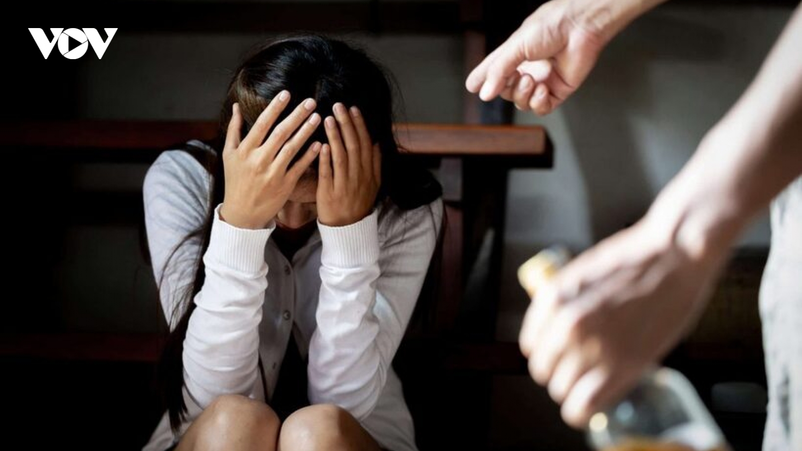 Chạy thoát khỏi gia đình bạo lực, tôi lạc vào cuộc hôn nhân đầy tổn thương