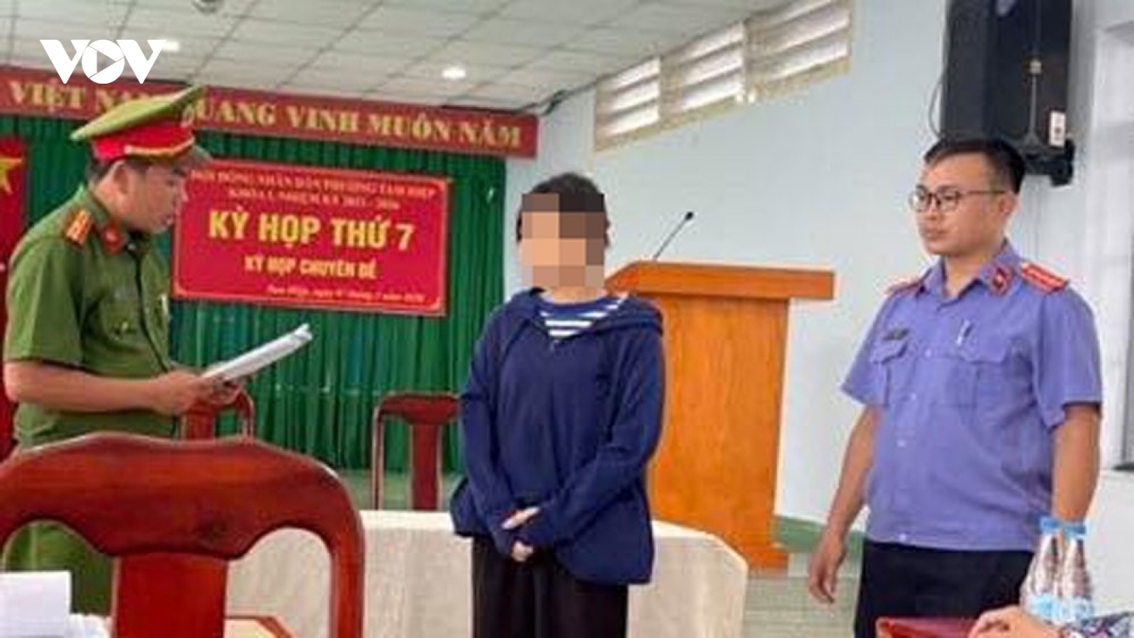 Bắt tạm giam cựu cán bộ địa chính lừa đảo, chiếm đoạt tài sản