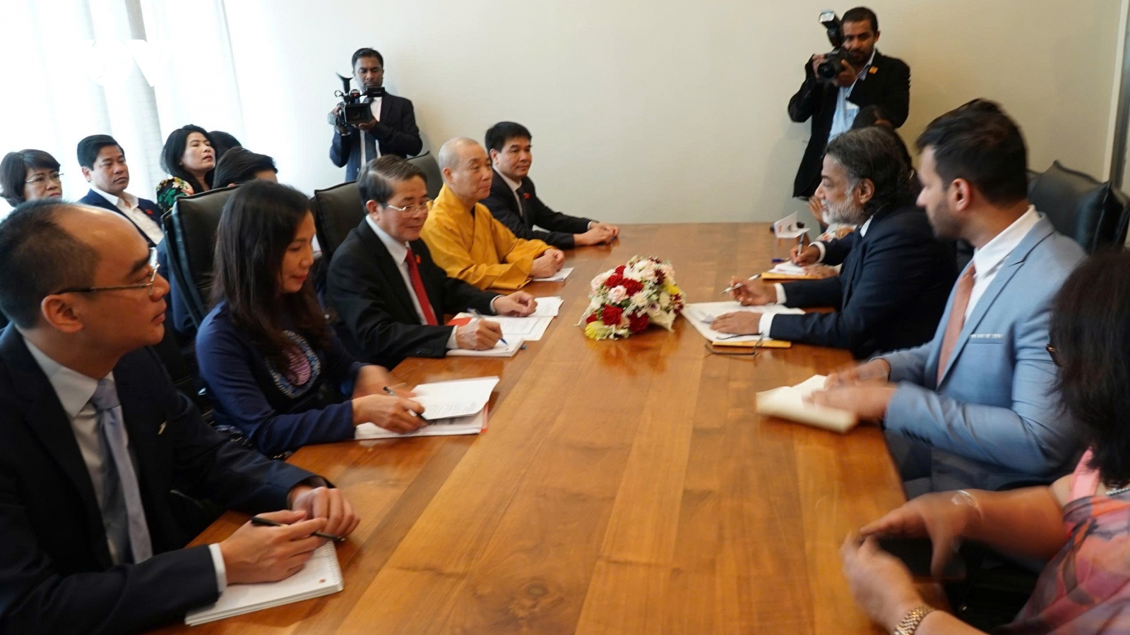 "Cuộc bầu cử ở Việt Nam đang được thực hiện với tinh thần và trách nhiệm rất cao"