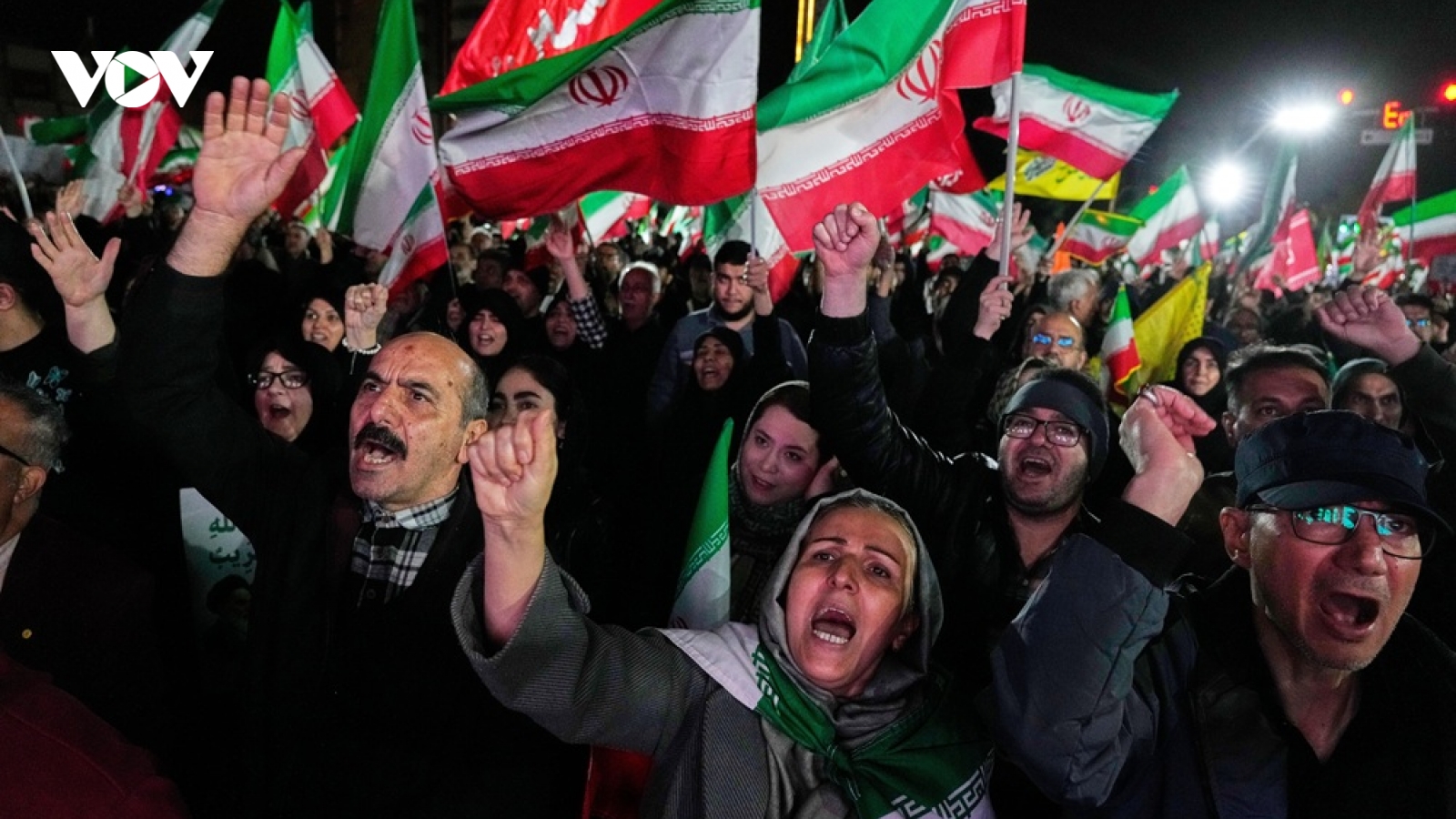 Người dân Iran xuống đường bày tỏ sự ủng hộ đối với Chính phủ