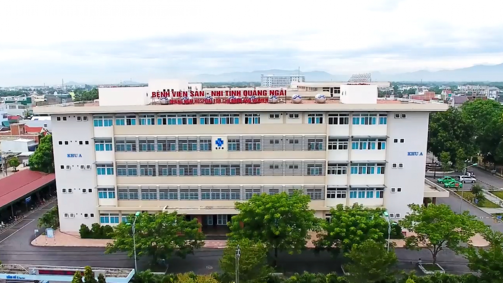 17 trường hợp nghi ngộ độc thực phẩm sau khi ăn bánh mì ở Quảng Ngãi