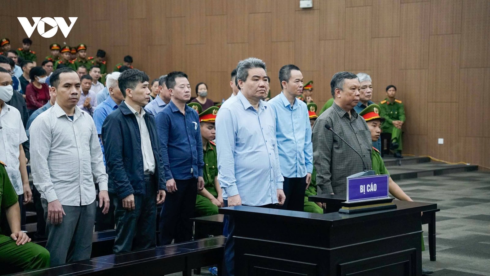 Xét xử cựu Thứ trưởng Hoàng Văn Thắng: Nhiều luật sư tham gia tranh tụng