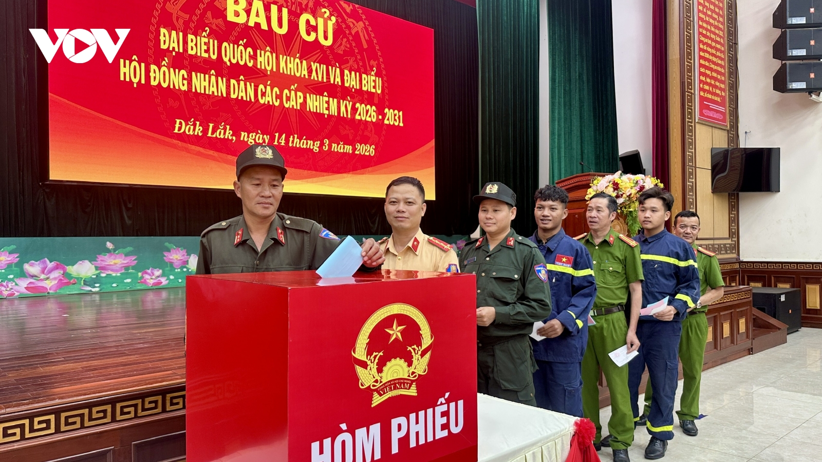 Công an Đắk Lắk hoàn thành bỏ phiếu sớm, trở lại nhiệm vụ bảo đảm an ninh bầu cử