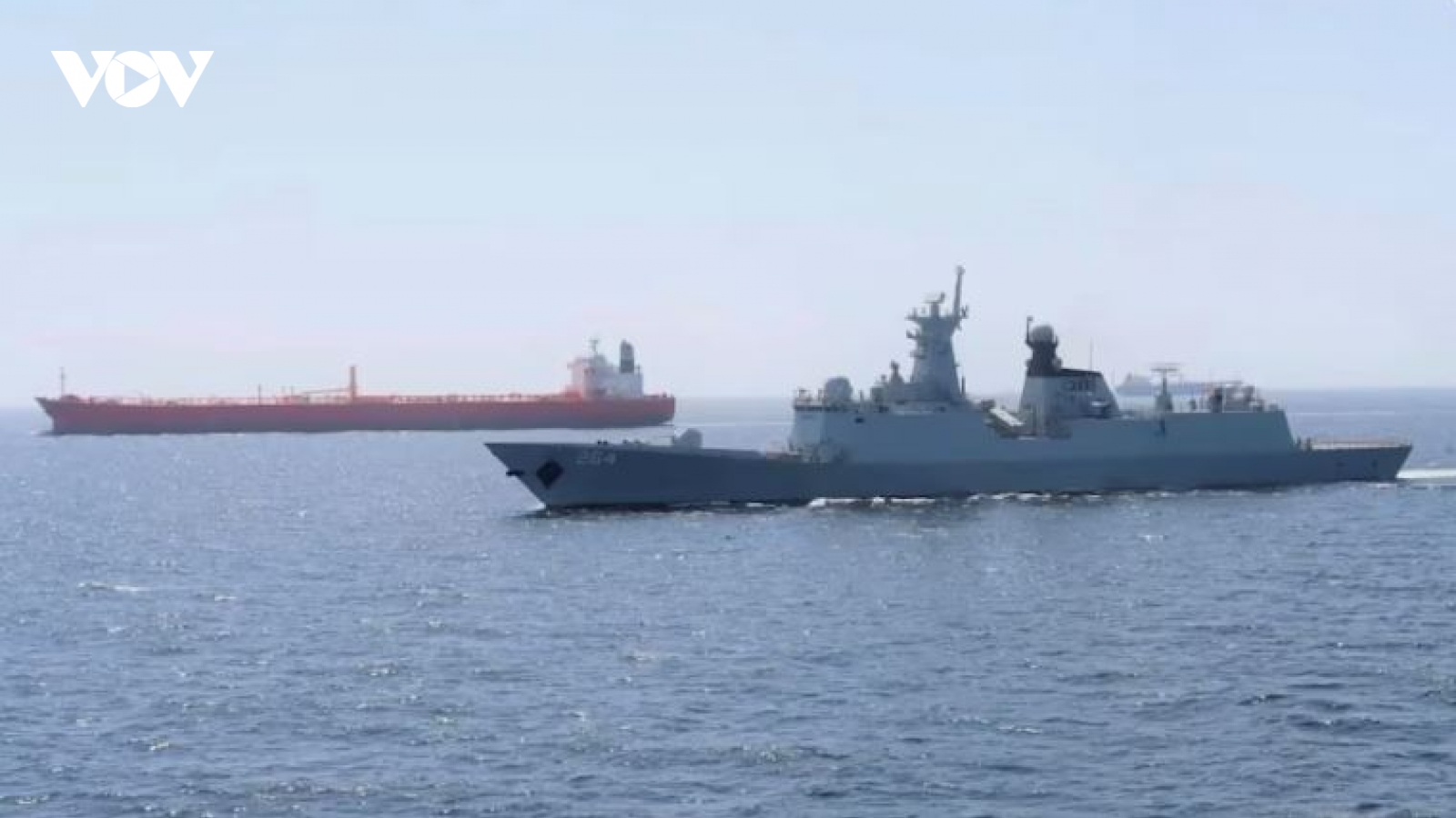 Iran mở lối eo biển Hormuz cho tàu Pakistan, phát tín hiệu hạ nhiệt căng thẳng