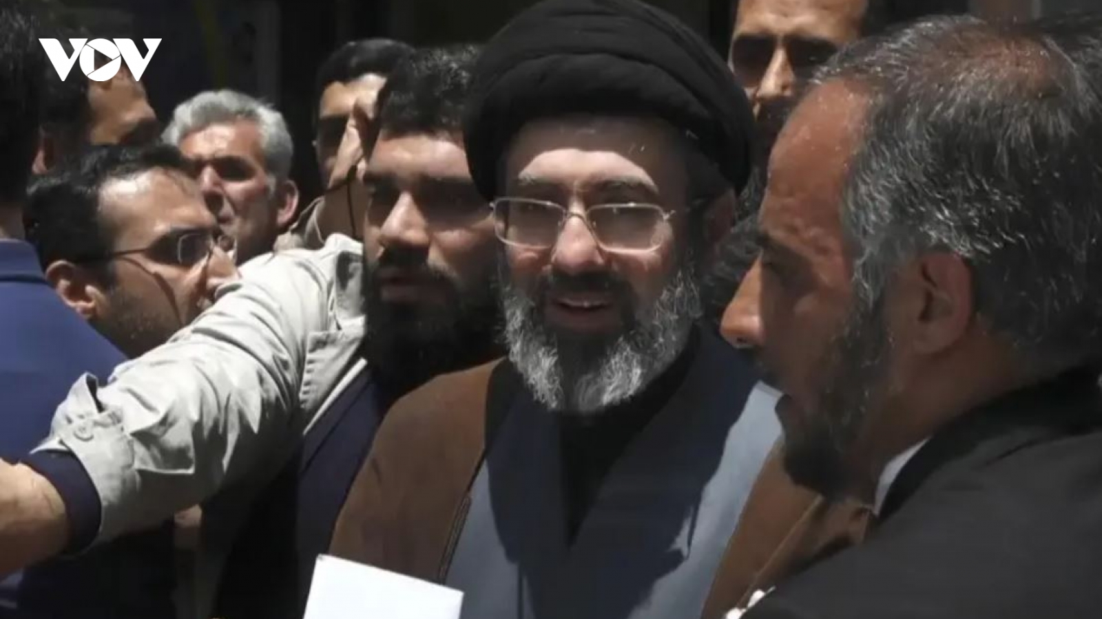 Chân dung ông Mojtaba Khamenei - Lãnh đạo Tối cao thứ ba của Iran