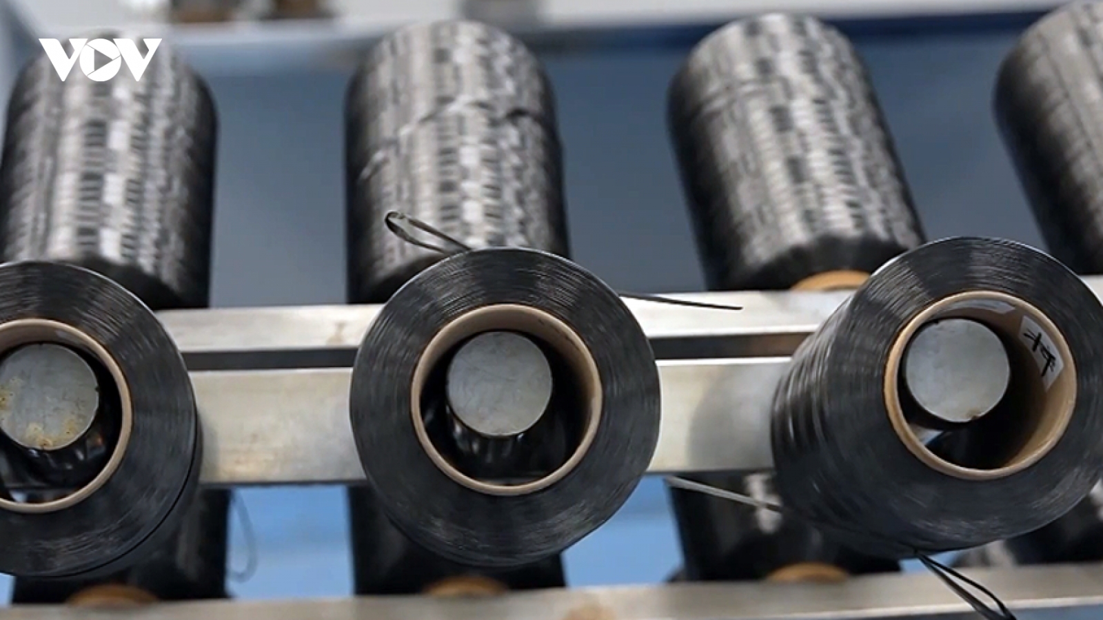 Trung Quốc ra mắt sợi carbon siêu bền nhỏ hơn 1/10 sợi tóc đầu tiên trên thế giới