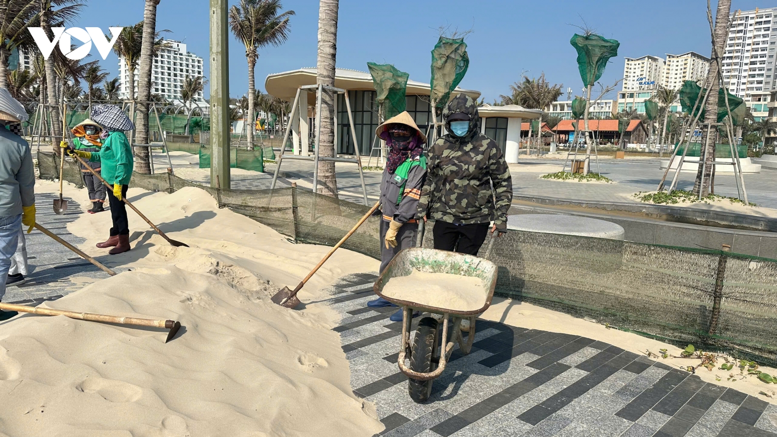 Cát vùi lấp công viên Bãi Sau nghìn tỷ ở TP.HCM