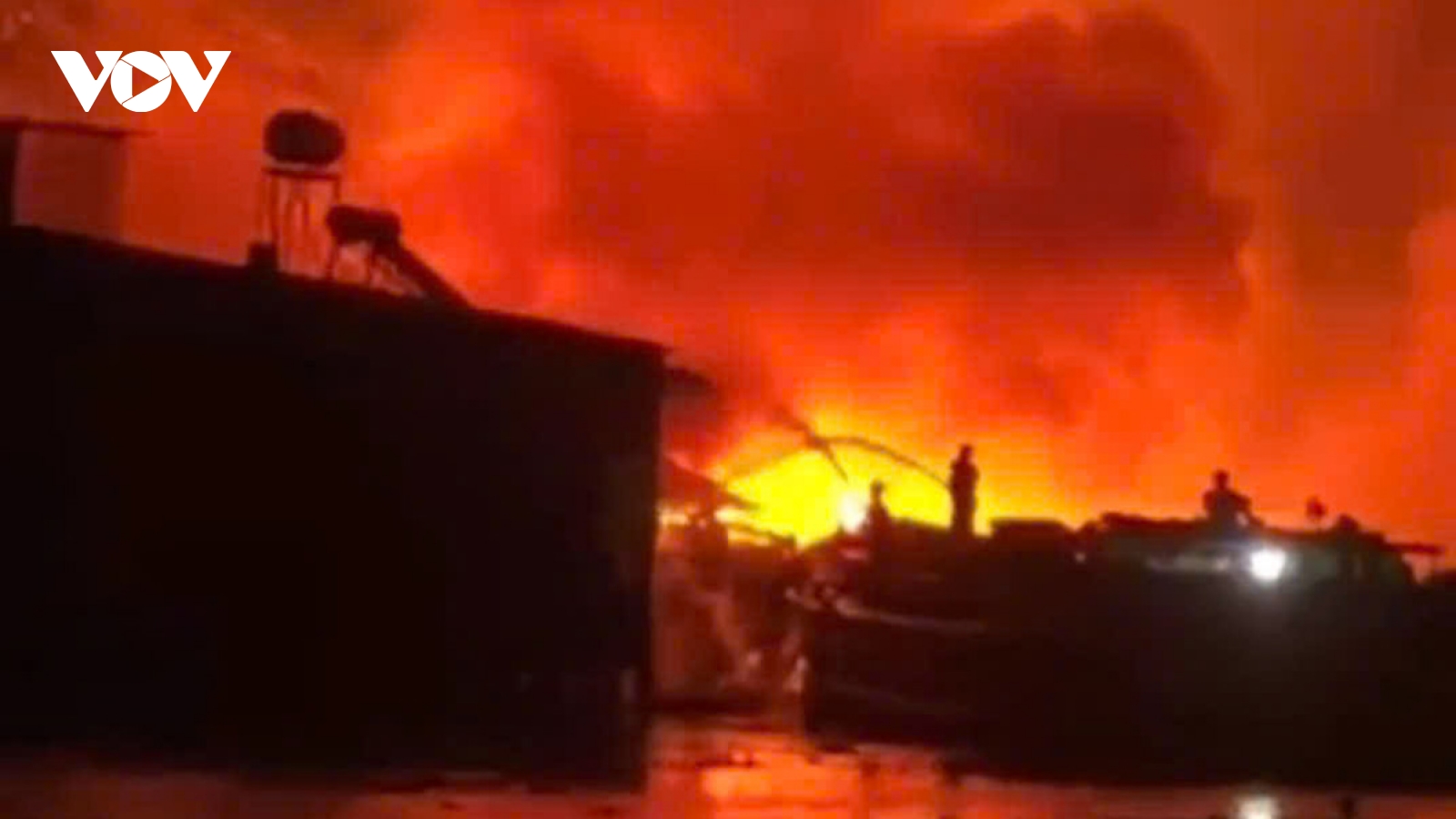 Cháy kho giấy trong đêm ở Đồng Tháp - vẫn đang điều tra nguyên nhân