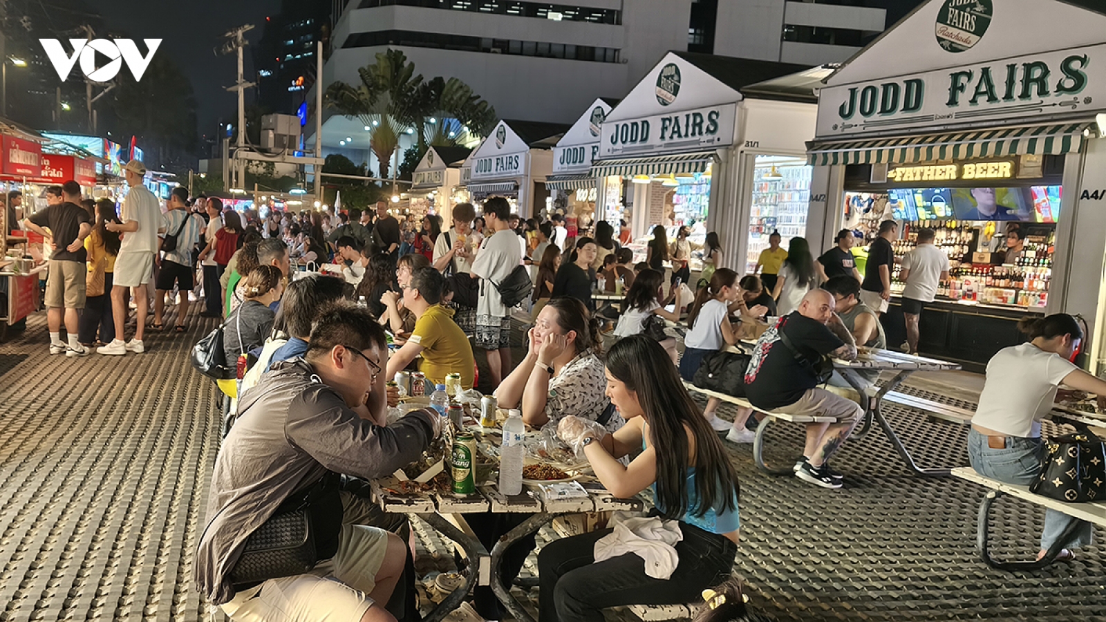 Chợ đêm Jodd Fairs, “thiên đường” ẩm thực đường phố ở Bangkok