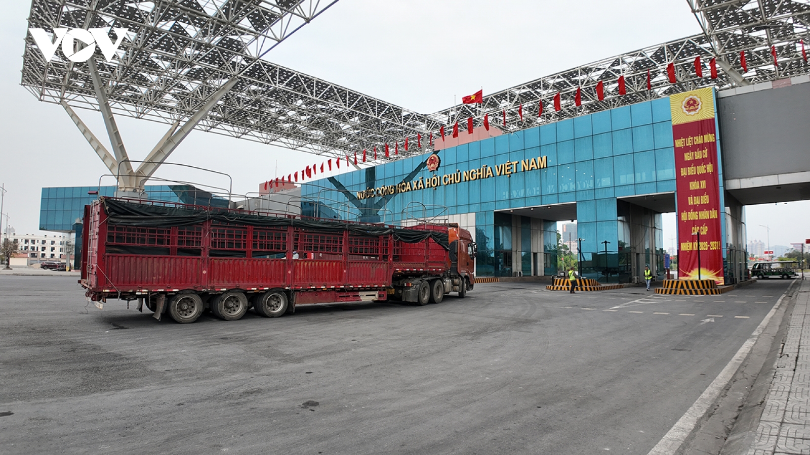 Cửa khẩu quốc tế Móng Cái điều chỉnh phân luồng xuất nhập cảnh