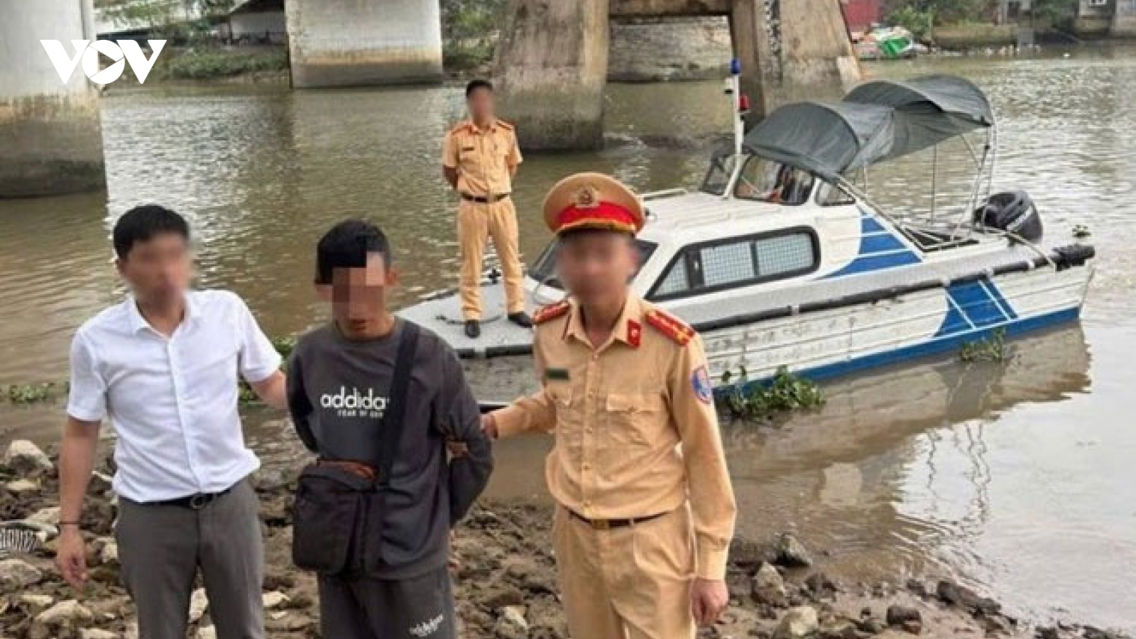 Triệt phá tụ điểm ma túy dưới gầm cầu Tam Bạc, Hải Phòng
