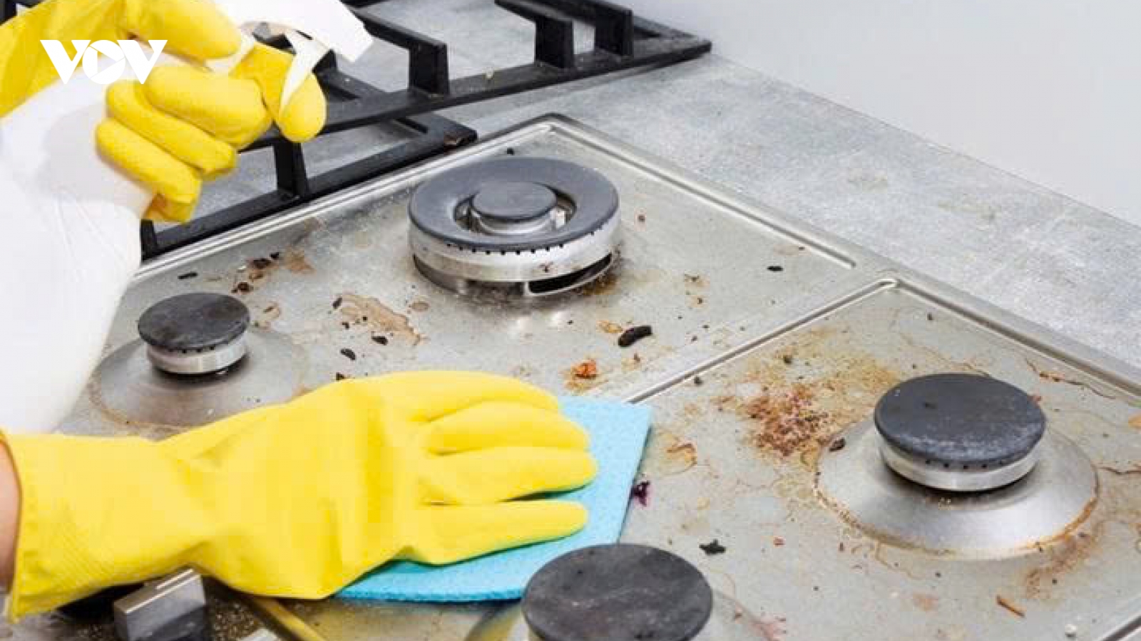 Bếp dính đầy dầu mỡ: Những cách đơn giản giúp bạn xử lý trong vài phút