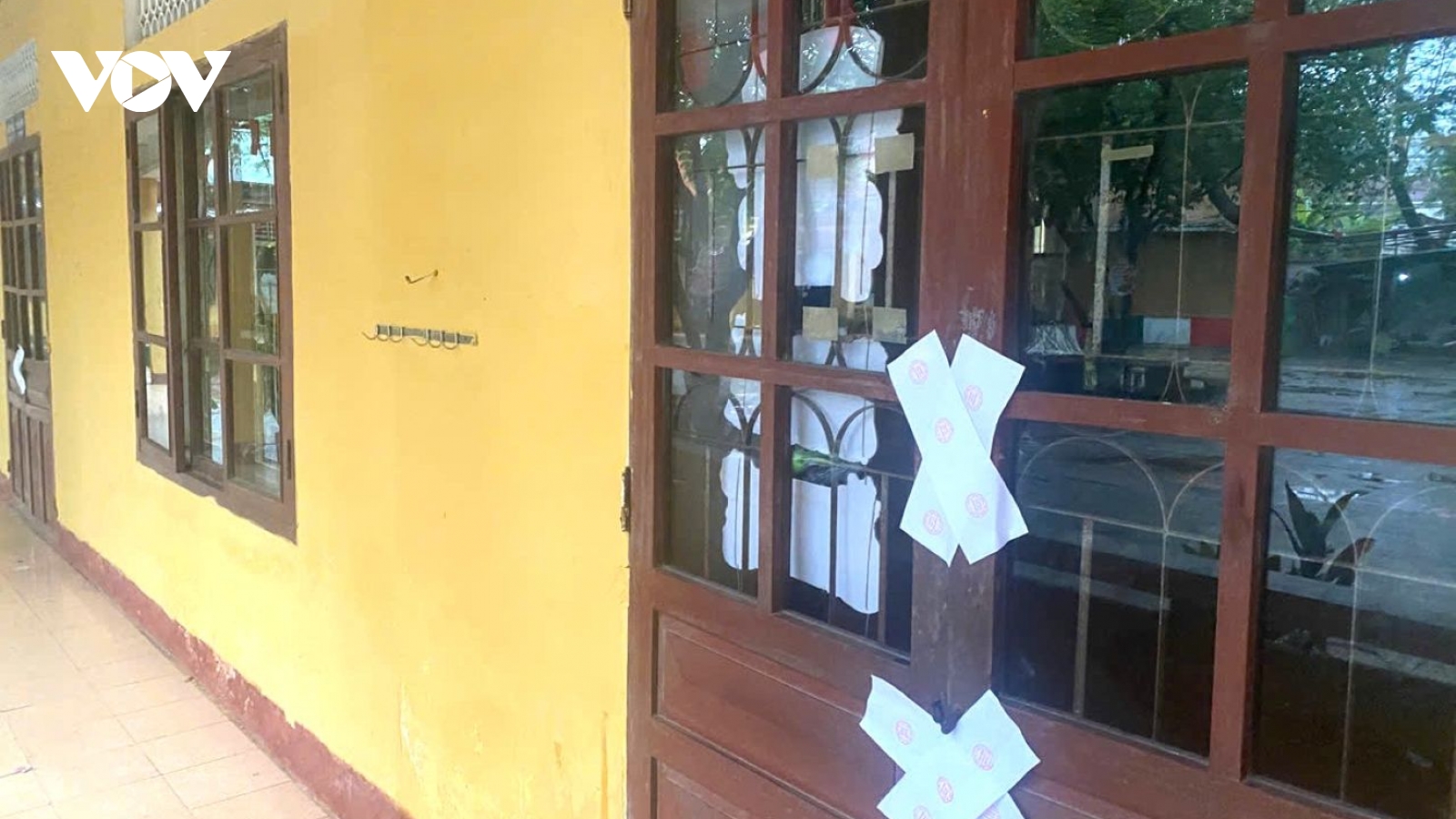 Niêm phong 7 phòng học xuống cấp, gần 250 học sinh ở Huế phải học nhờ