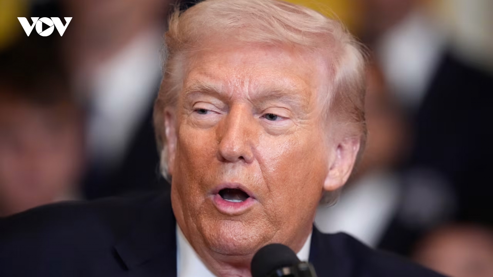 Ông Trump tiết lộ Trung Quốc can thiệp vào phút chót, thuyết phục Iran đàm phán
