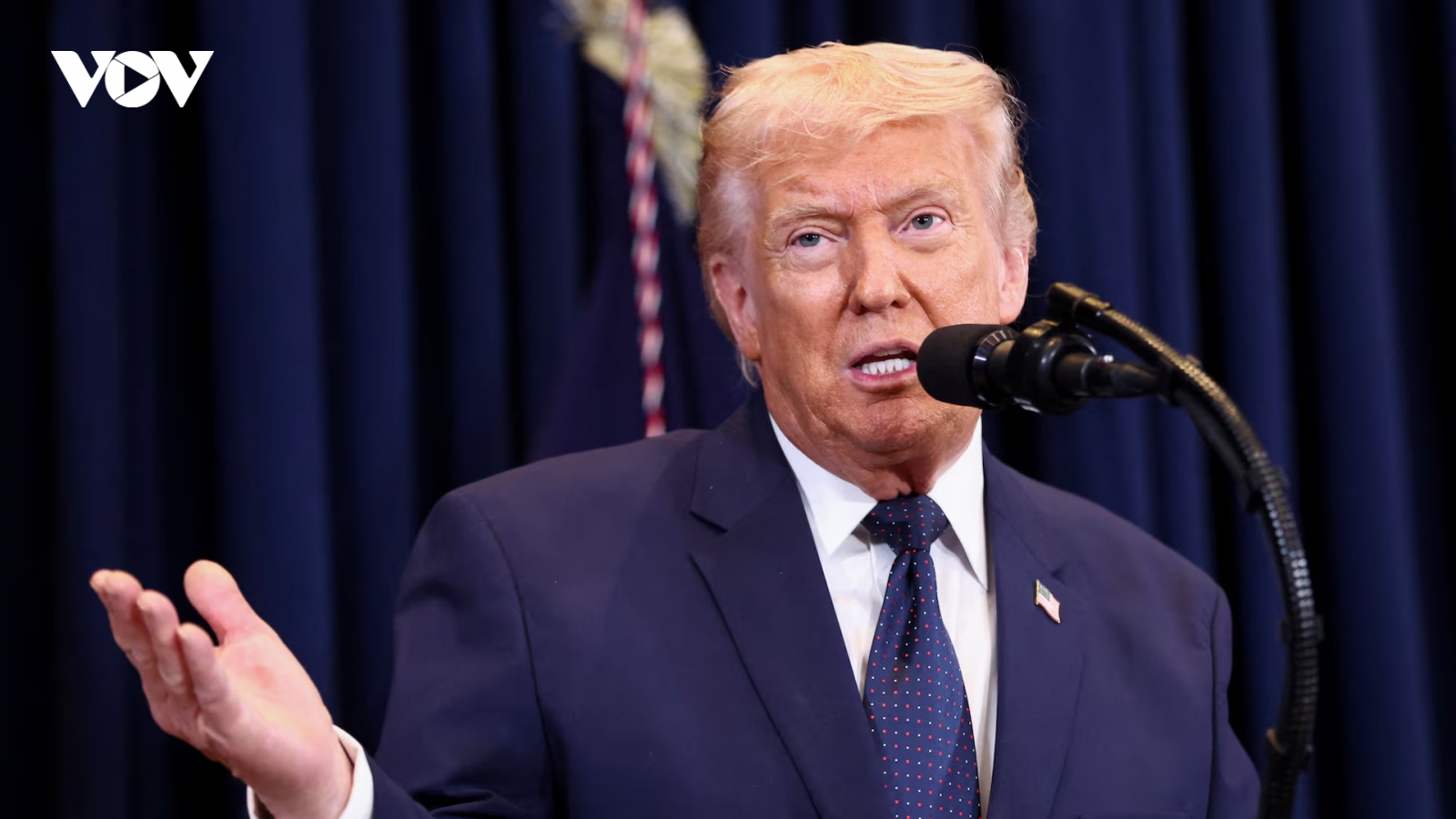 Ông Trump để ngỏ khả năng Mỹ và Iran “cùng kiểm soát” eo biển Hormuz