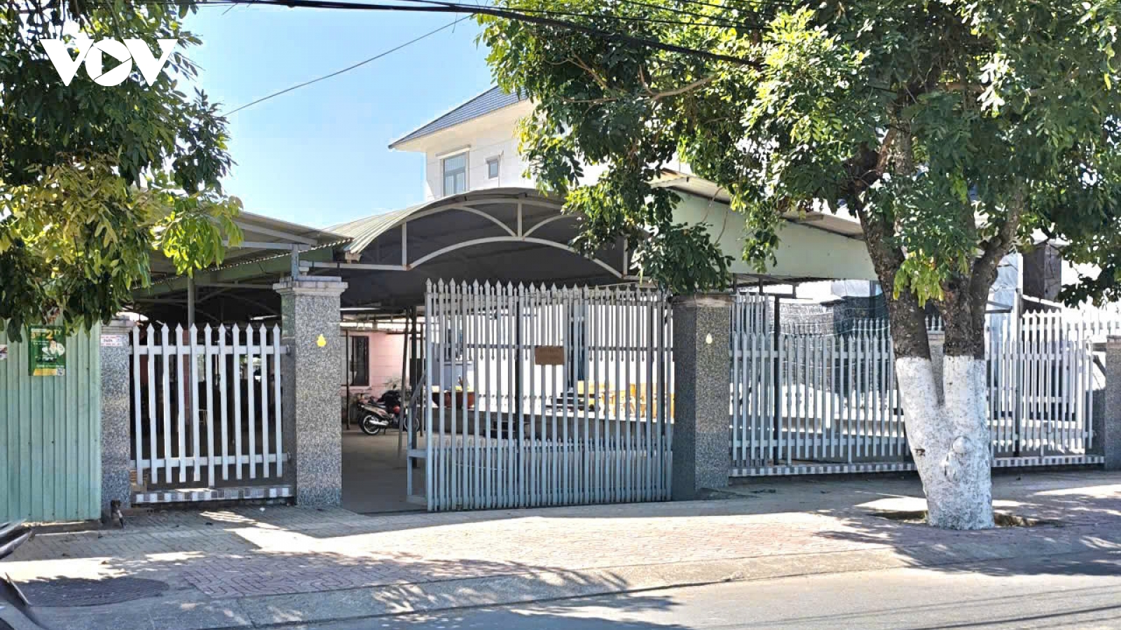 Bé trai 12 tuổi tử vong khi tắm hồ bơi ở Đồng Tháp