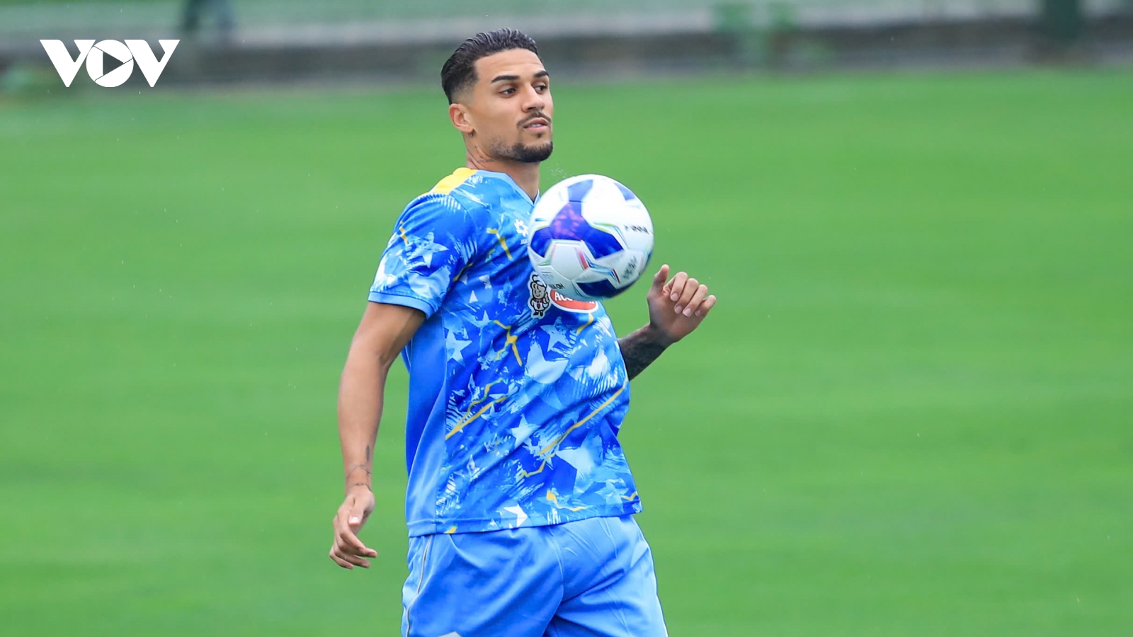 Hoàn cảnh trái ngược của Hoàng Hên và Xuân Son trong ngày hội quân ĐT Việt Nam