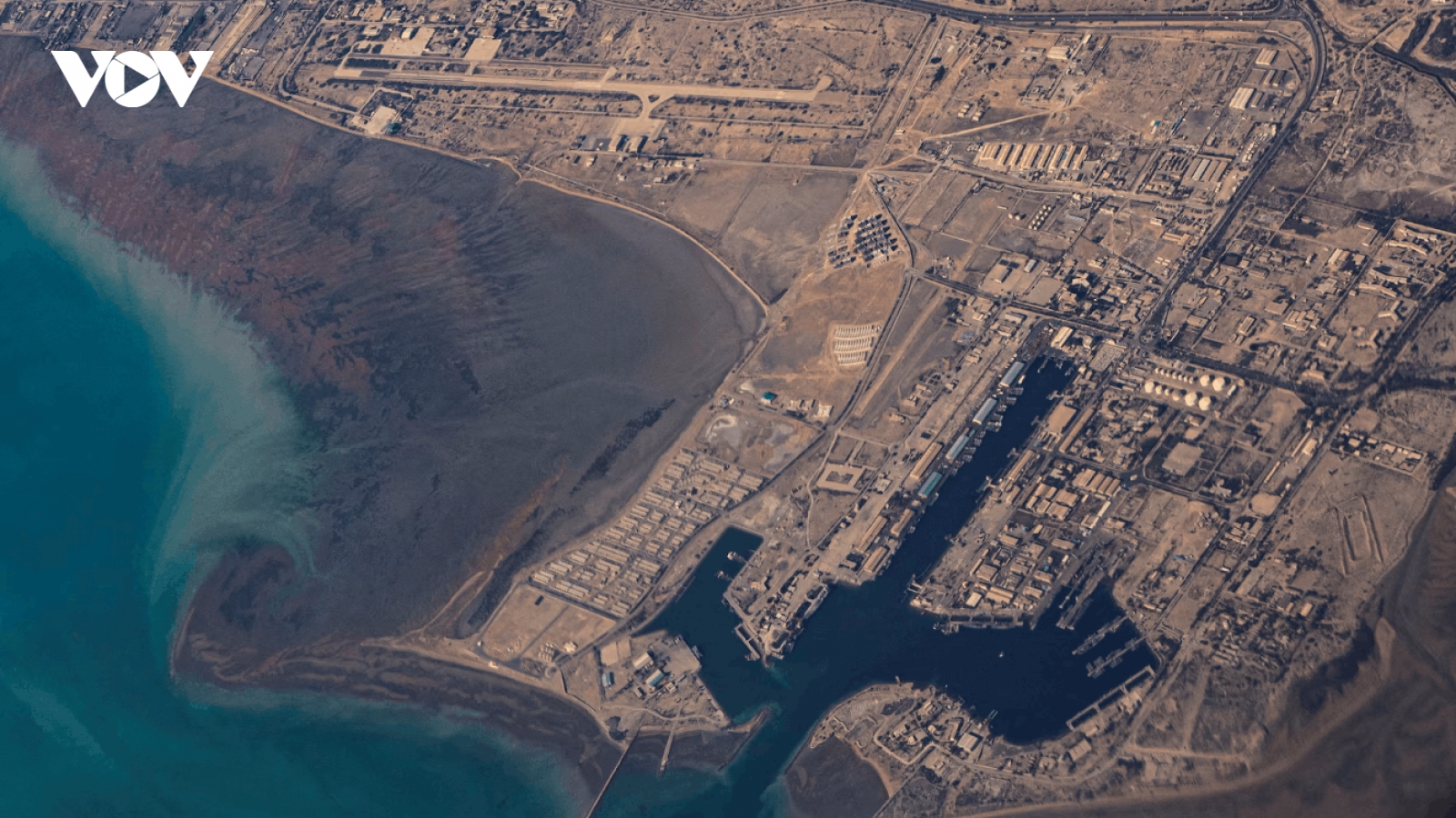 Eo biển Hormuz “nghẽn mạch” trước bão lớn từ Iran, châu Âu có thể làm gì?