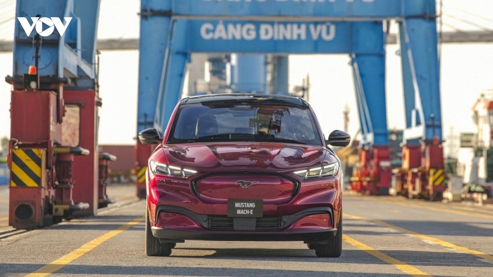 Ford Việt Nam liên tiếp triệu hồi Mustang Mach-E cùng do lỗi đèn LED