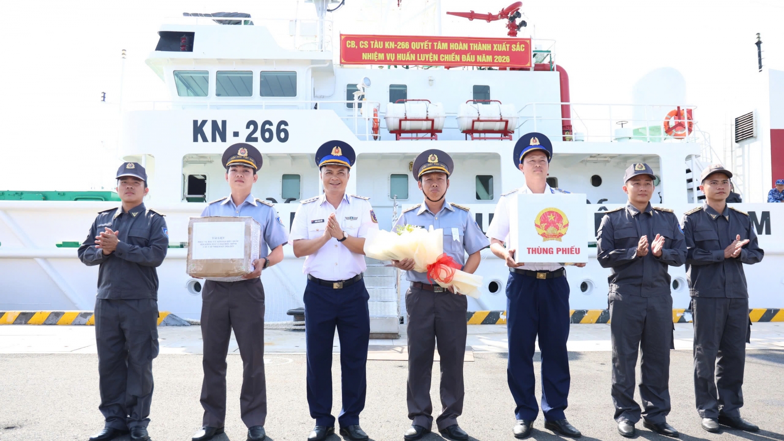 Hải trình của những phiếu bầu trên vùng biên giới biển