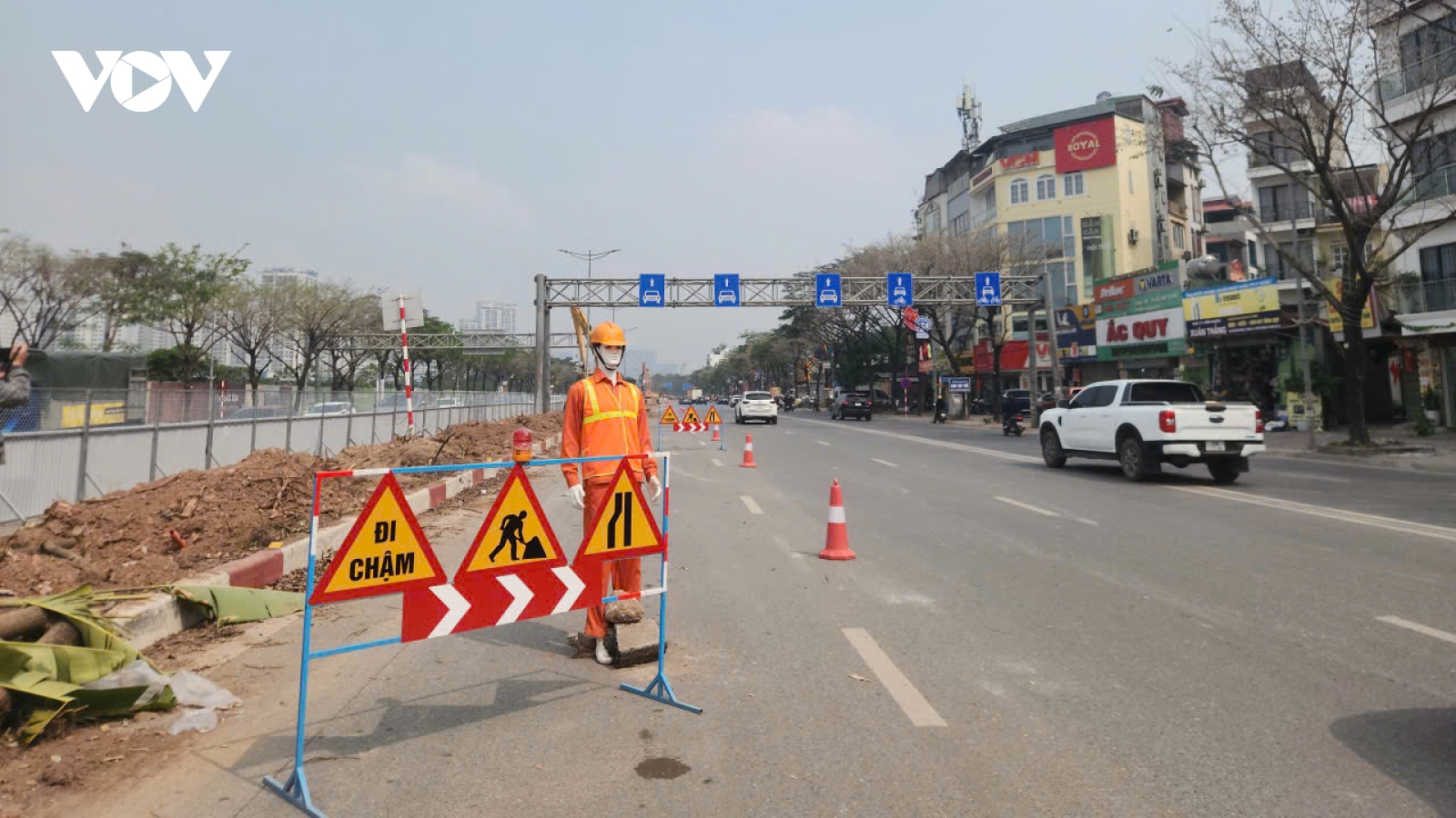 Hà Nội rào chắn hàng loạt tuyến phố, người dân cần lưu ý lộ trình di chuyển