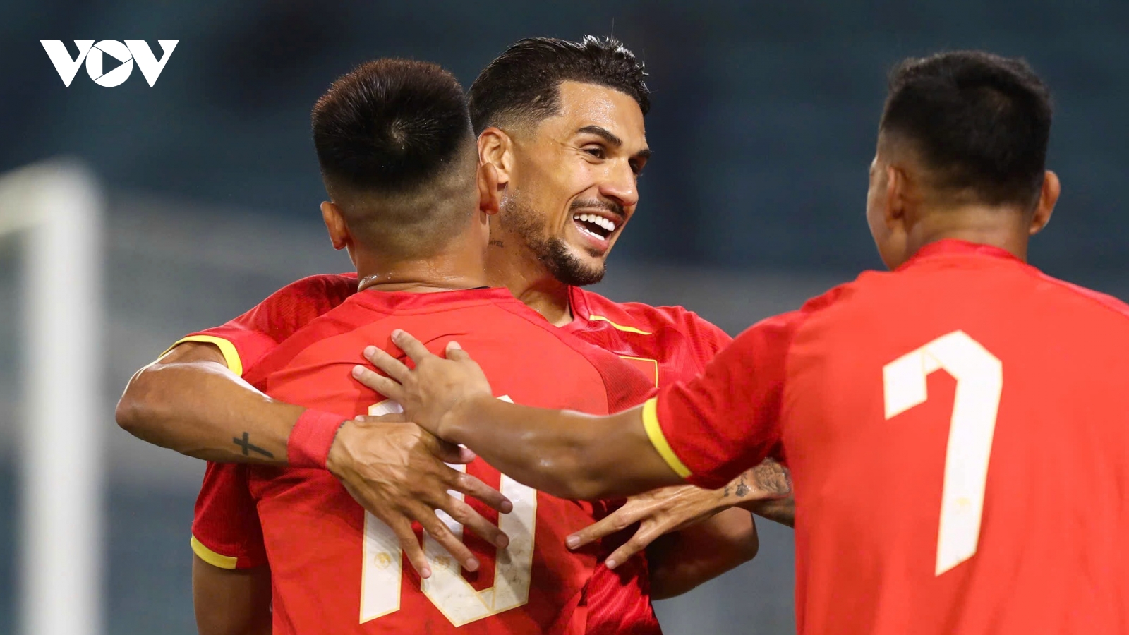 Hoàng Hên “gây bão” sau trận ĐT Việt Nam thắng 3-0 ĐT Bangladesh