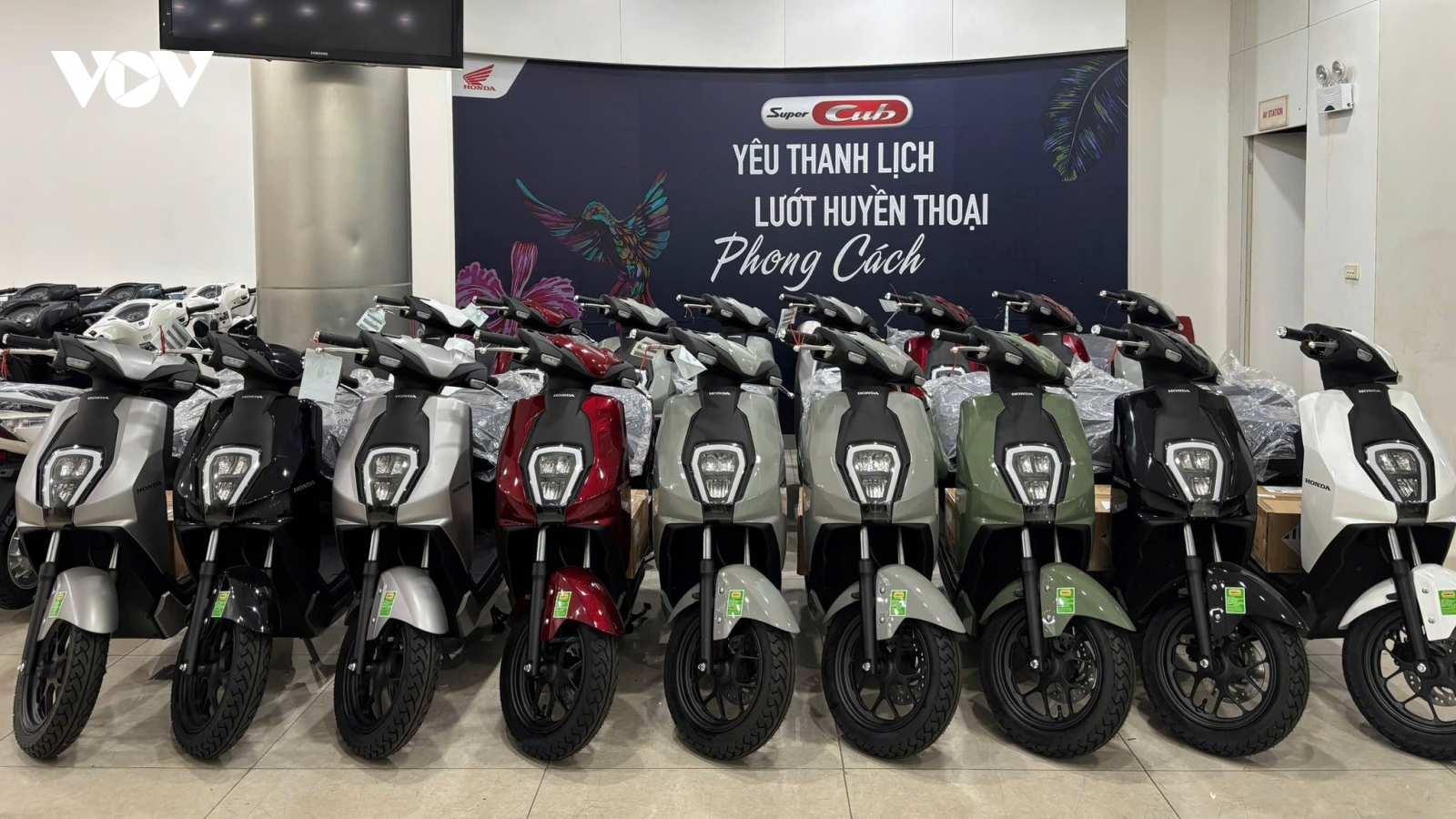 Giảm giá sâu kỉ lục tại đại lý, Honda ICON e: có đáng để mua?