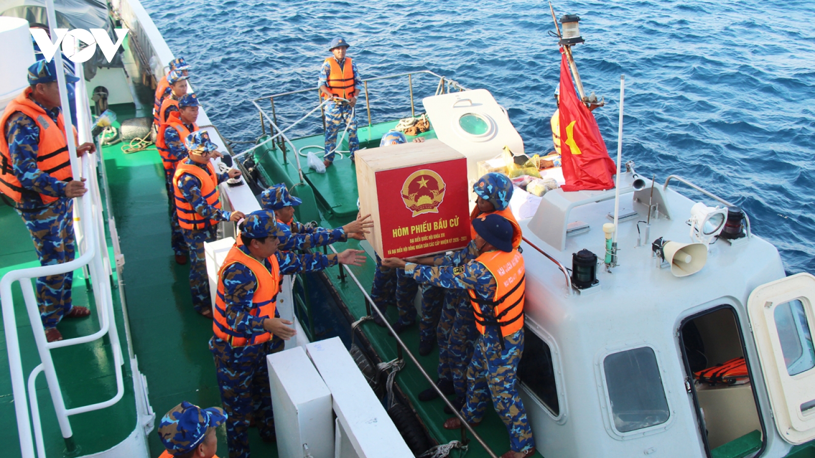 Trường Sa vững niềm tin qua từng lá phiếu
