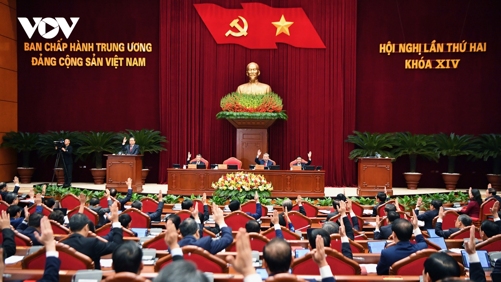 Khai mạc trọng thể Hội nghị lần thứ 2 Ban Chấp hành Trung ương Đảng khóa XIV