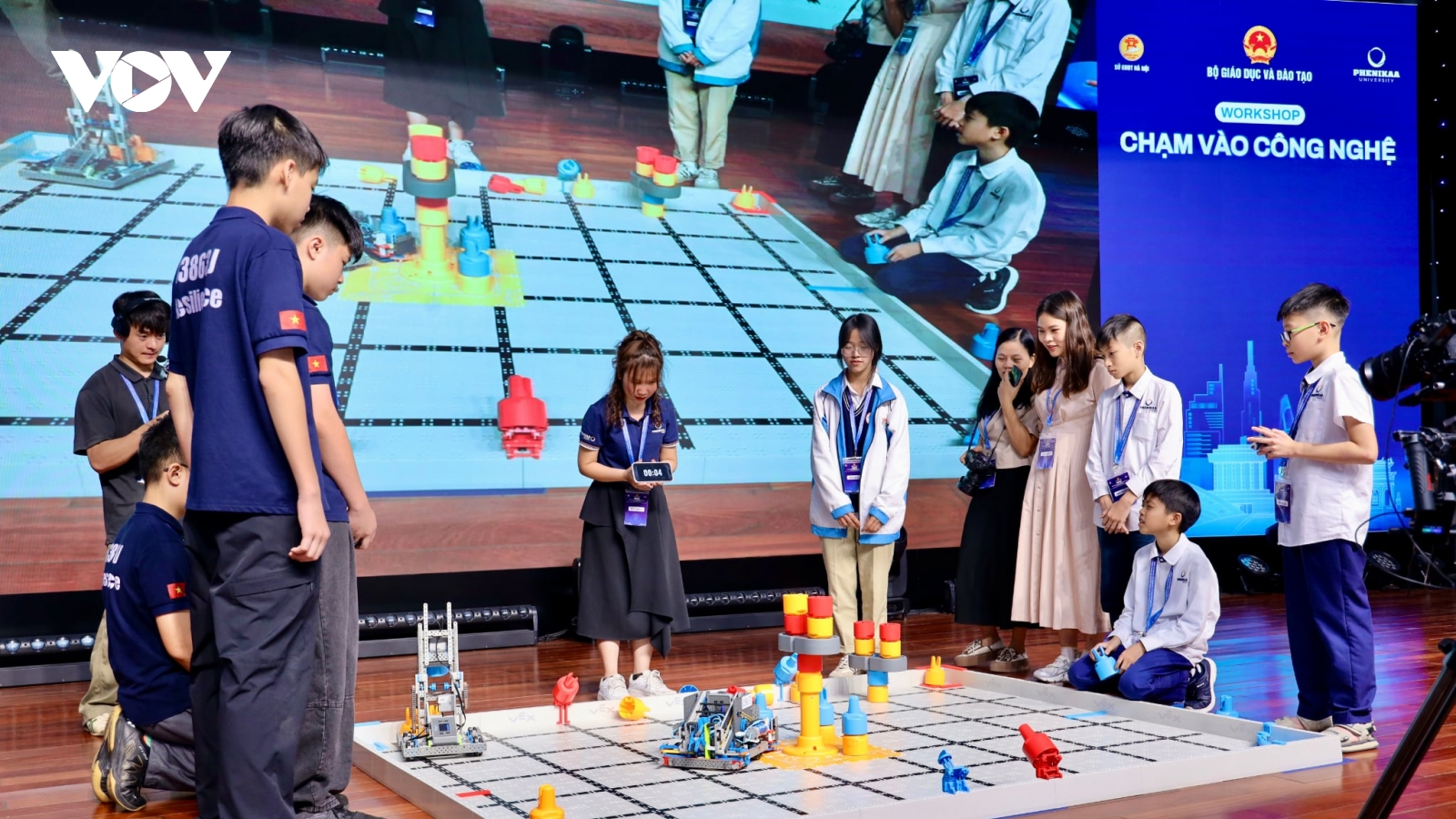 "Cơn khát" nhân lực STEM: Vì sao học sinh vẫn "thờ ơ" với khối ngành kỹ thuật?