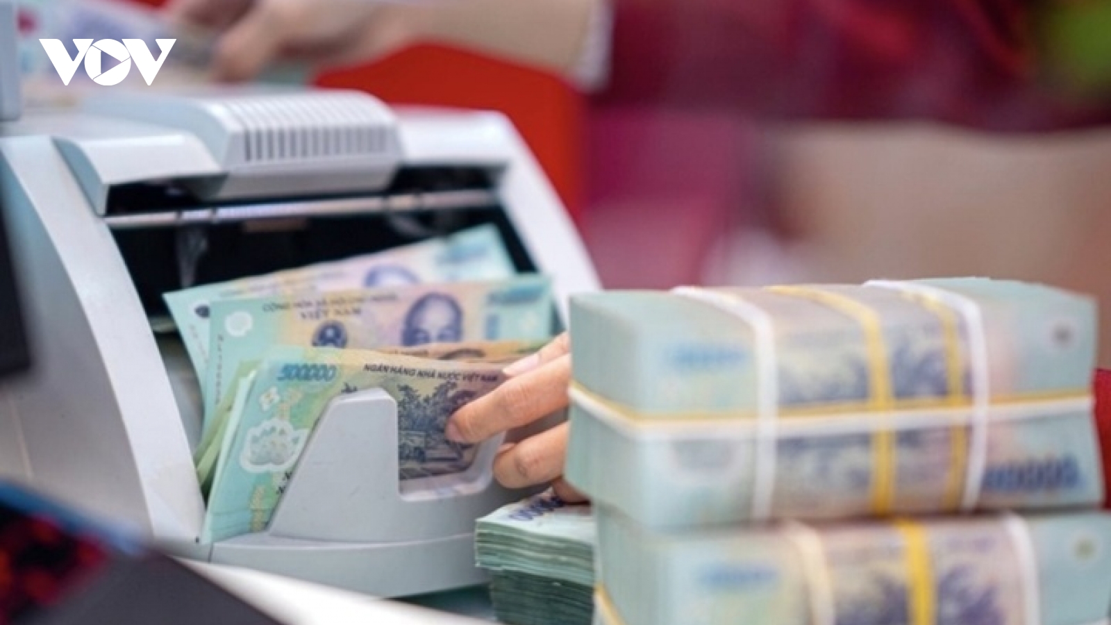 "Cuộc đua" lãi suất huy động ngày càng nóng