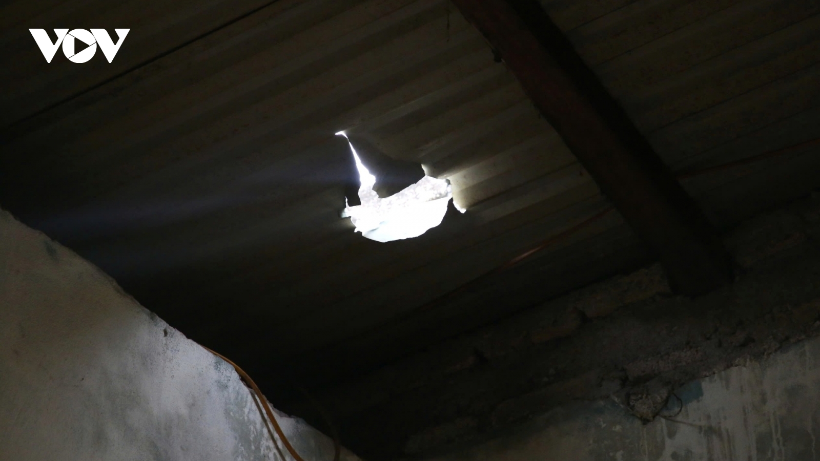 Doanh nghiệp nổ mìn khai thác đá làm hỏng nhà dân ở Quảng Trị