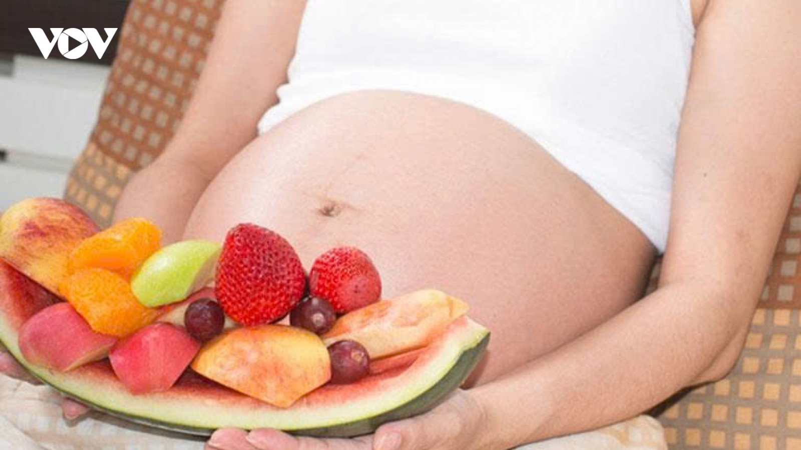 Thực đơn mùa hè cho mẹ bầu: Ăn gì để vừa mát, vừa dưỡng thai khỏe mạnh?