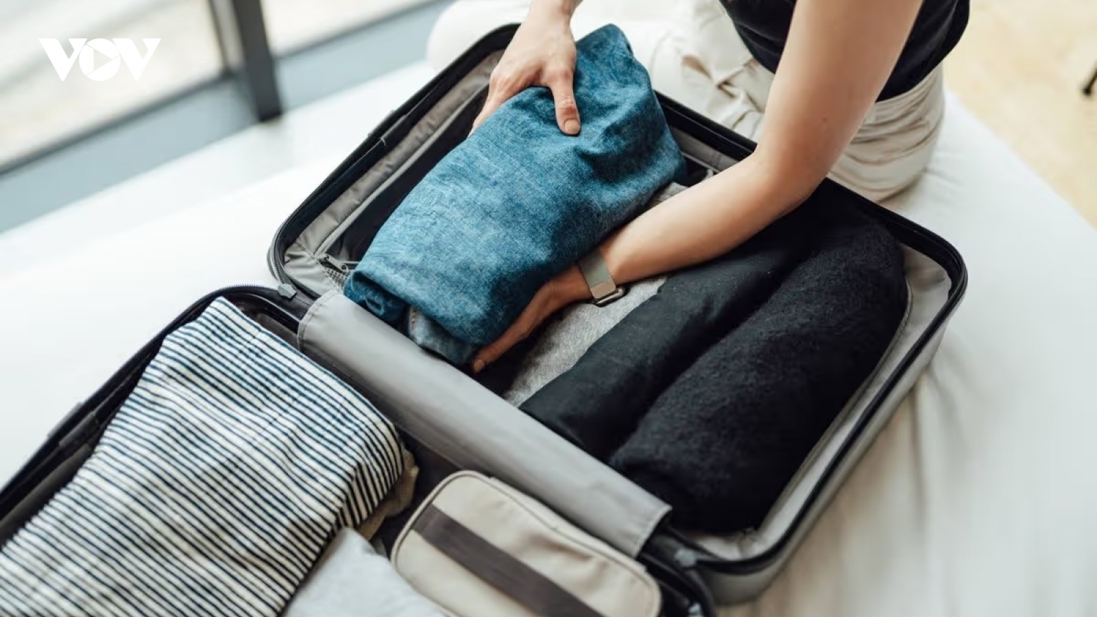 Mẹo xếp vali giúp bạn đủ quần áo dùng trong 1 tháng