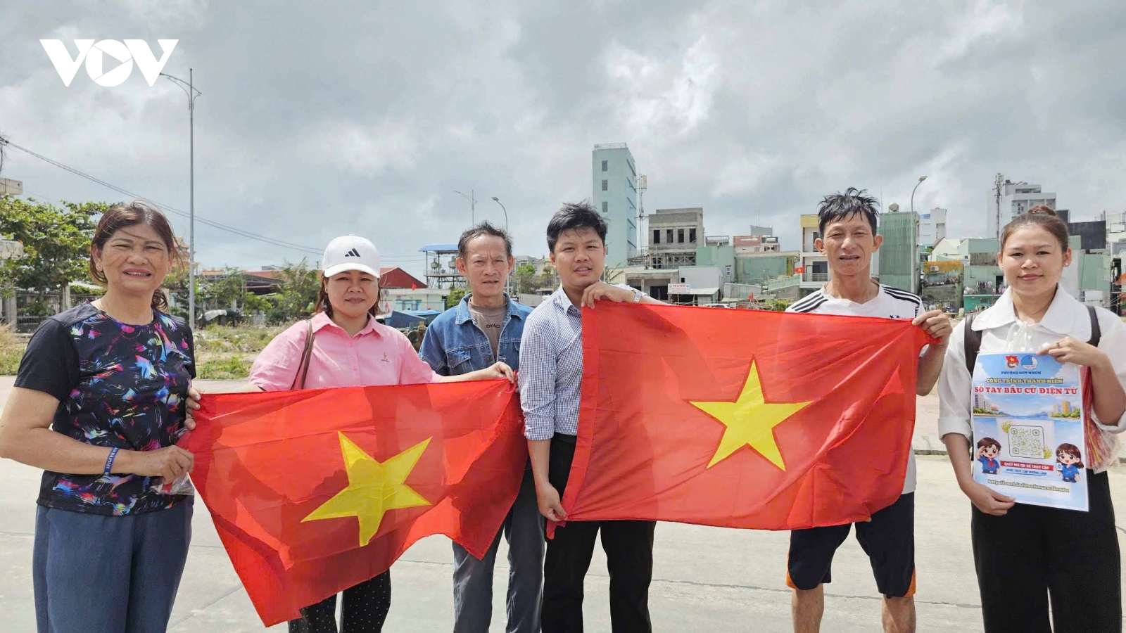 Ngư dân Gia Lai vào bờ sớm, sẵn sàng tham gia ngày bầu cử