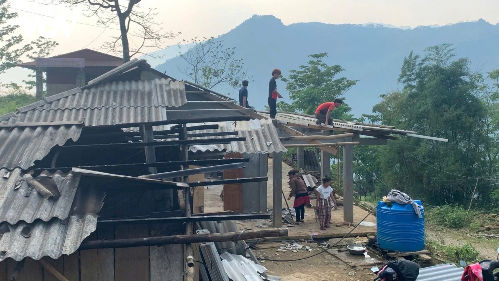 Phú Thọ, Lào Cai và Thái Nguyên huy động sửa chữa nhà cho nhân dân sau dông lốc