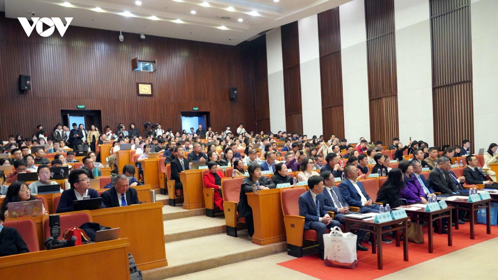 Đại sứ Phạm Thanh Bình trao đổi về quan hệ Việt Nam - Trung Quốc