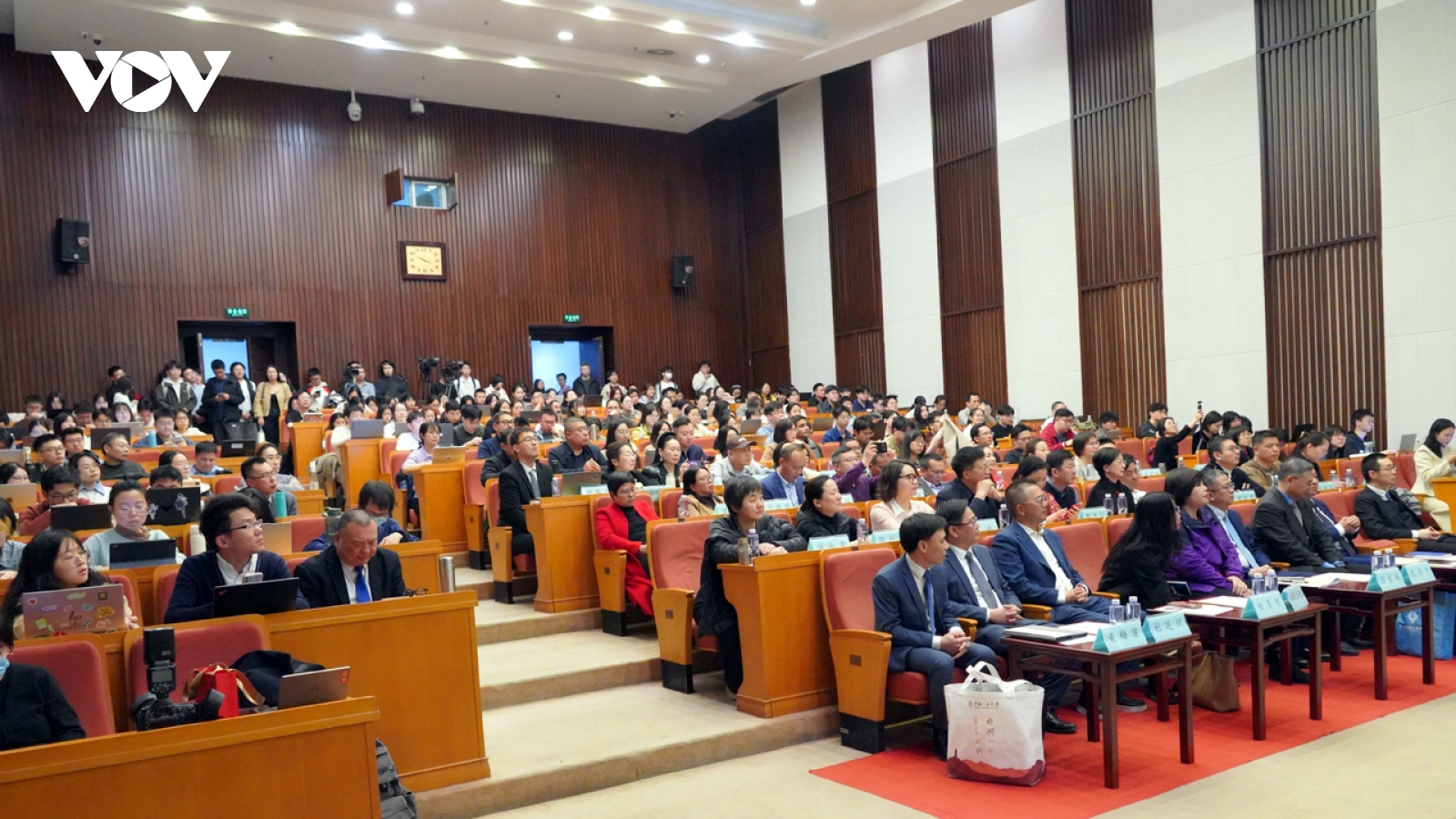 Đại sứ Phạm Thanh Bình trao đổi về quan hệ Việt Nam - Trung Quốc