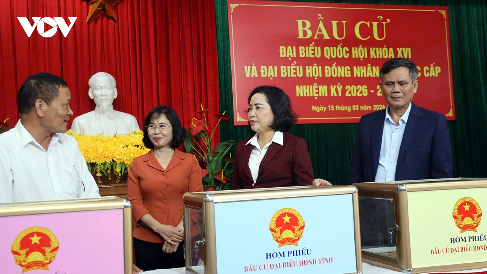 Phó Chủ tịch Quốc hội Nguyễn Thị Thanh kiểm tra công tác bầu cử tại Quảng Ninh