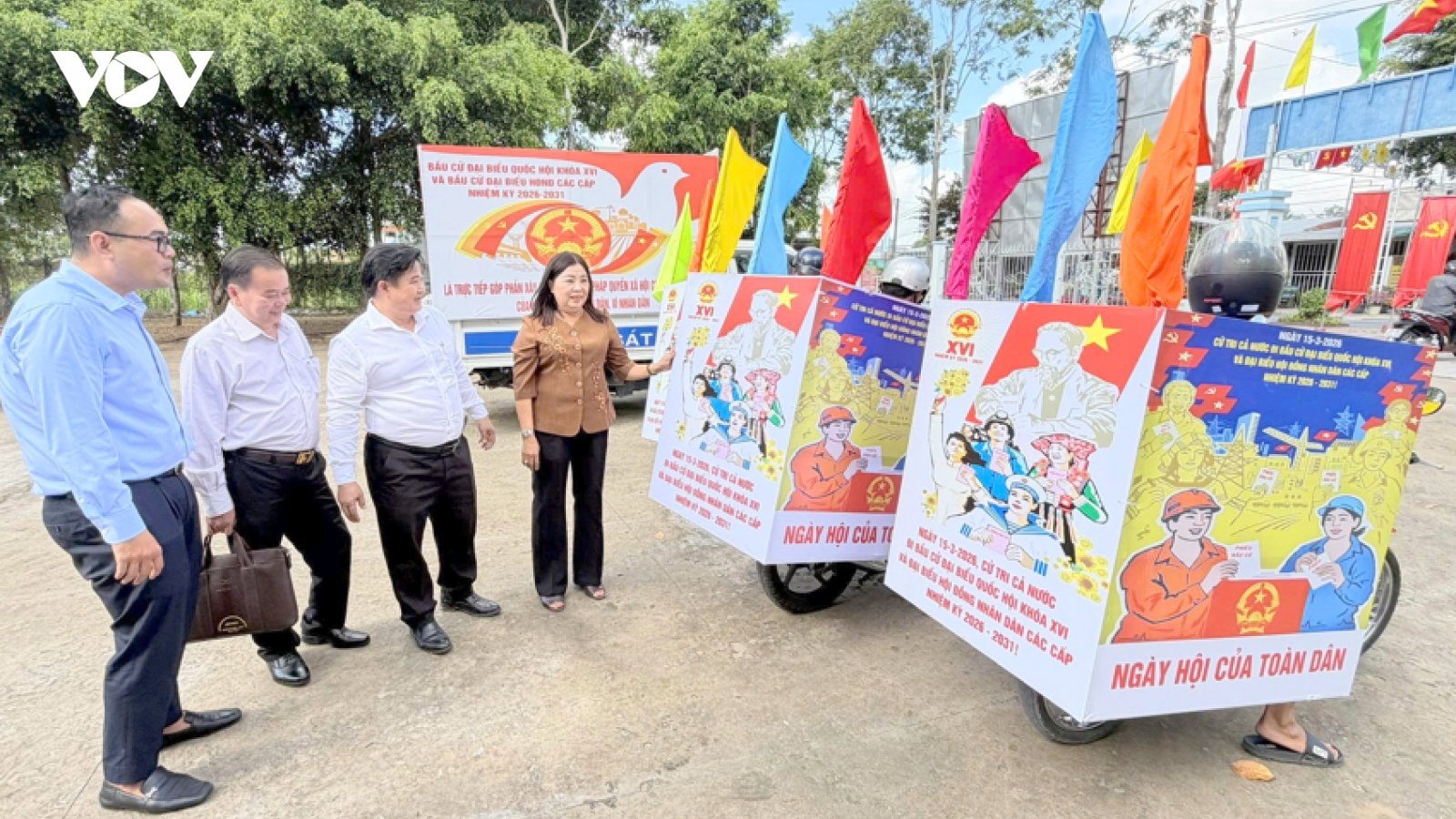 Cần Thơ cờ hoa rực rỡ sẵn sàng cho ngày hội non sông 15/3