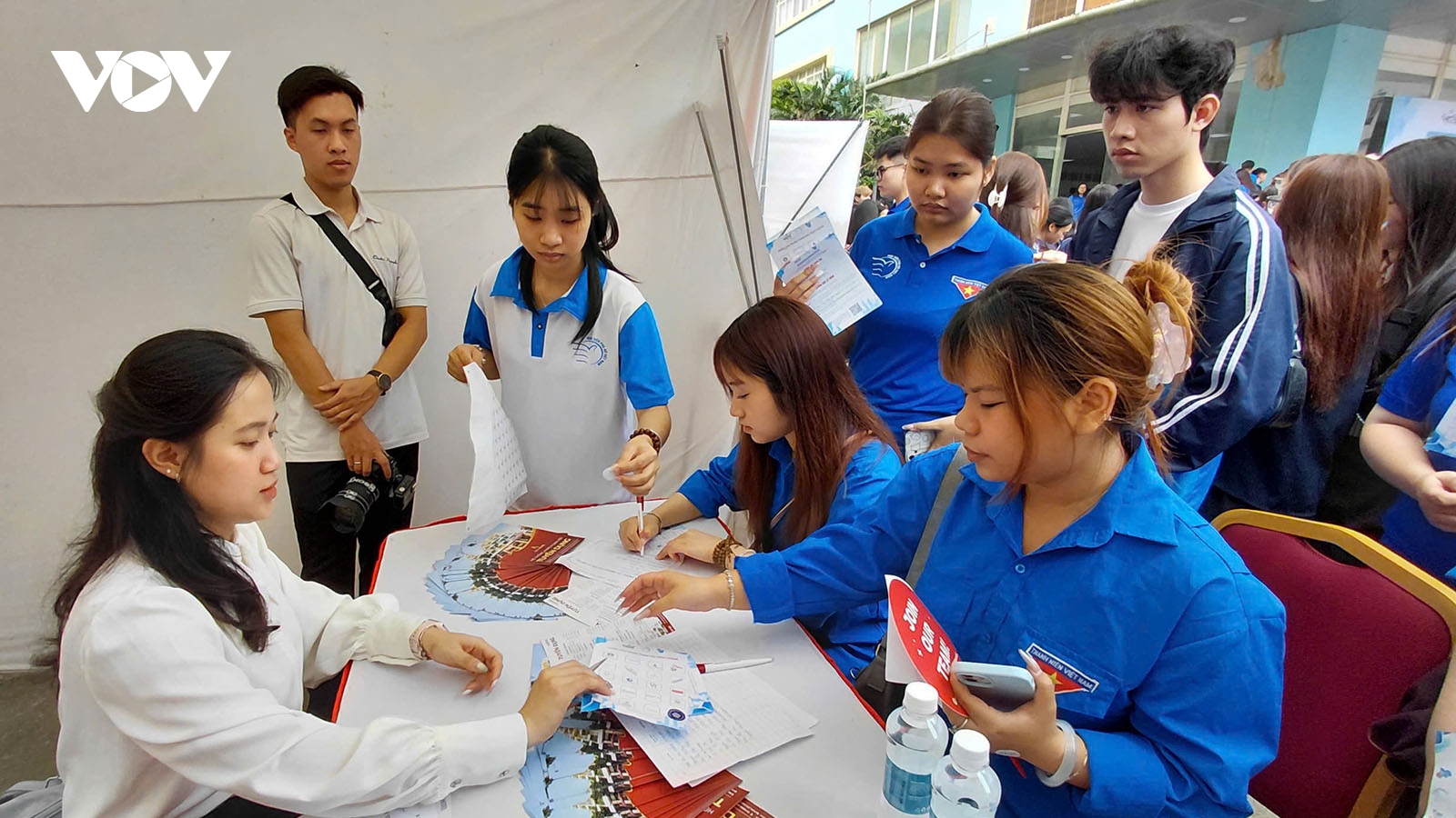 Lần đầu có điểm sàn ngành Luật, thí sinh cần lưu ý gì khi đăng ký nguyện vọng?