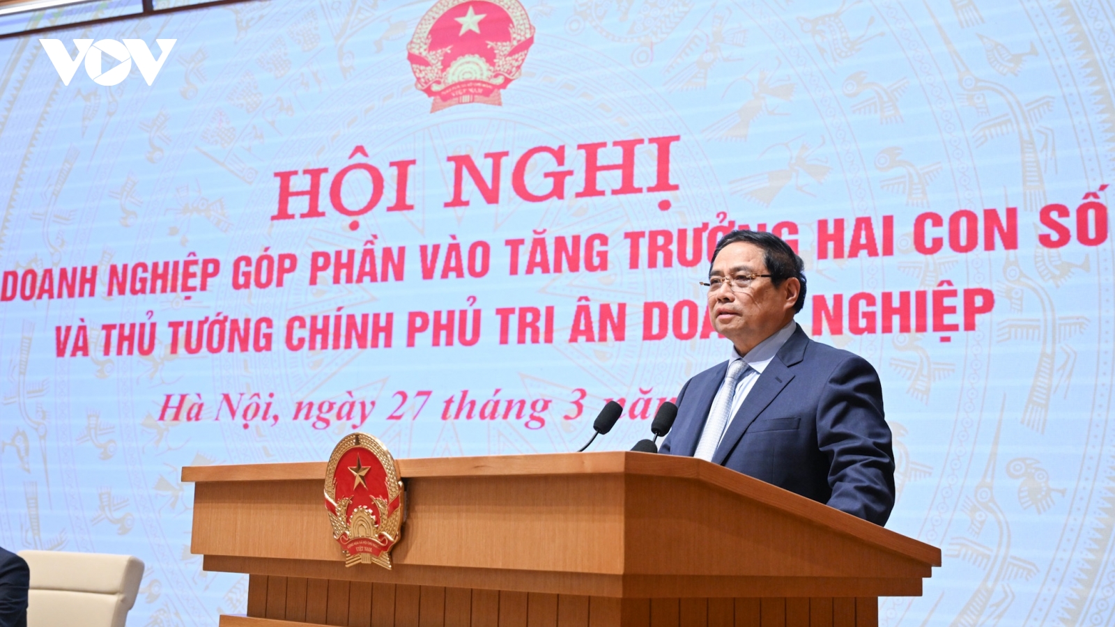 Thủ tướng kêu gọi doanh nghiệp thúc đẩy mô hình tăng trưởng mới