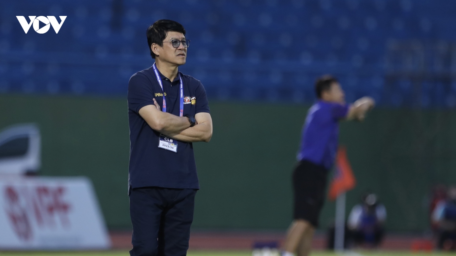 HLV Vũ Tiến Thành: "Tôi dẫn dắt Ninh Bình theo quyết định của bầu Đức"