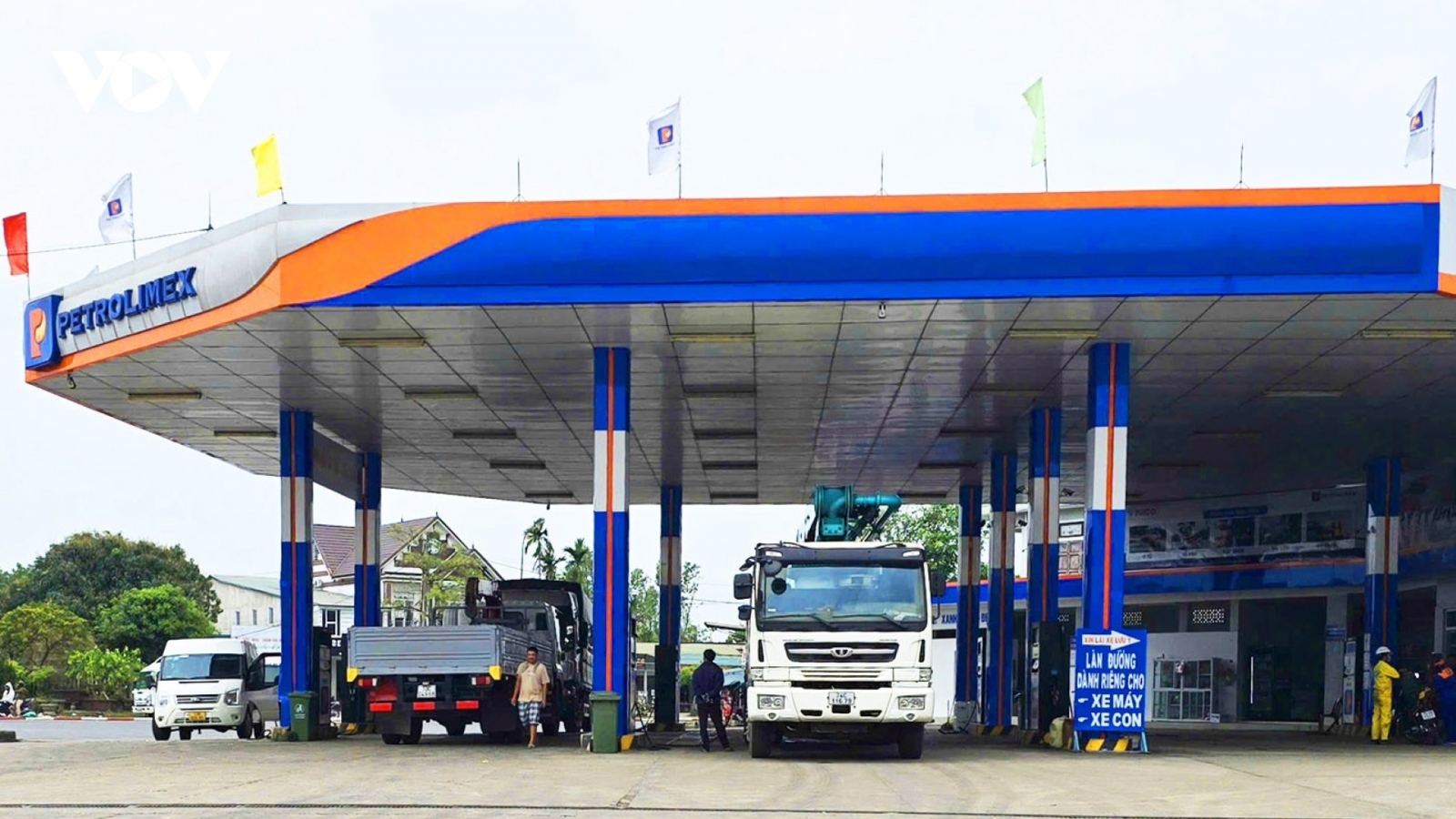 Quảng Trị khuyến khích đi chung xe, đẩy nhanh lộ trình sử dụng xăng sinh học