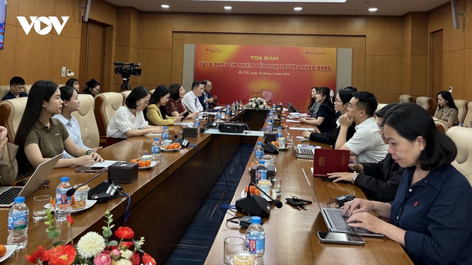 “Từ lá phiếu tín nhiệm đến nghị trường hành động”